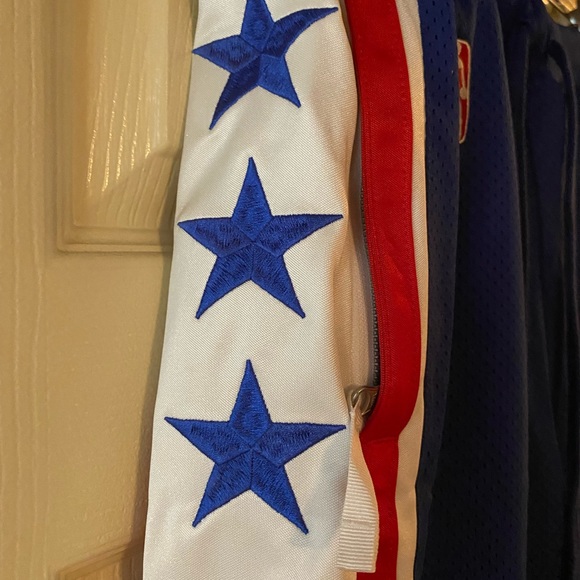 Philadelphia 76ers Nike Courtside Collection Authentic Shorts - Picture 3 of 6